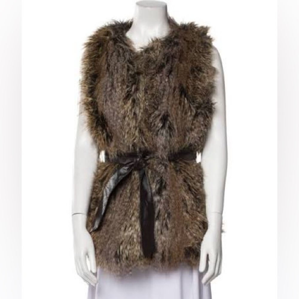 Moving Sale! ๐๏ธ Trina Turk Brown and Gray Faux Fur Vest - Picture 10 of 10